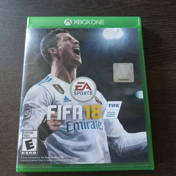 2017 Fifa 18 Xbox One Complete W/Manual - Picture 1 of 10
